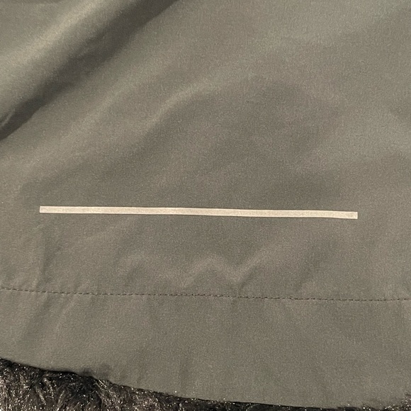 Short sleeve nike running hoodie - Picture 8 of 9